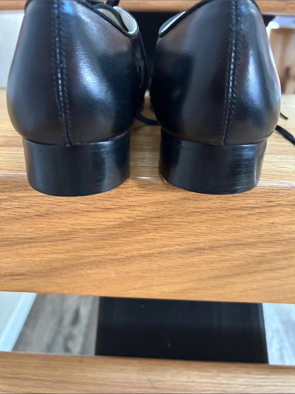 K360 Capezio Black Leather Lace-Up Oxfords